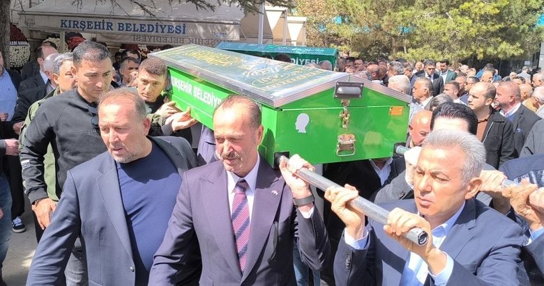 İzmir Valisi Dr. Süleyman Elban, babasını kaybetmenin acısını yaşıyor. Kırşehir