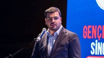 AK Parti Genel Sekreteri ve İzmir Milletvekili Eyyüp Kadir İnan,