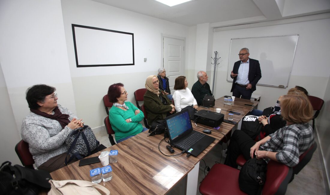 Karabağlar Belediyesi, Yaşlılara Saygı Haftası kapsamında yaş almış vatandaşların güvenli