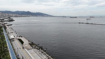 İzmir Büyükşehir Belediyesi, yağmur suyu hatlarında biriken ve kirlilik içermeyen