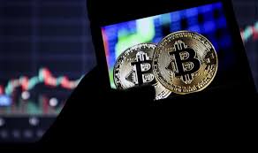 Kripto para piyasalarında Trump'ın rezerv rüzgarı kısa sürdü. Bitcoin, yüzde