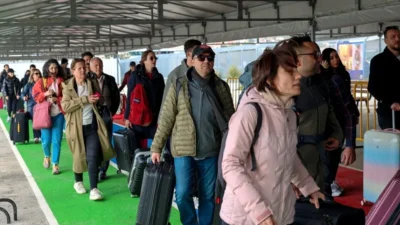 Şeker Bayramı tatilinde binlerce Türk turist, Ege'nin turistik adalarını tercih