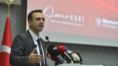 Türkiye’nin demokrasiye geçiş süreçleri ve dünya deneyimleri Bornova Belediyesi’nin ev