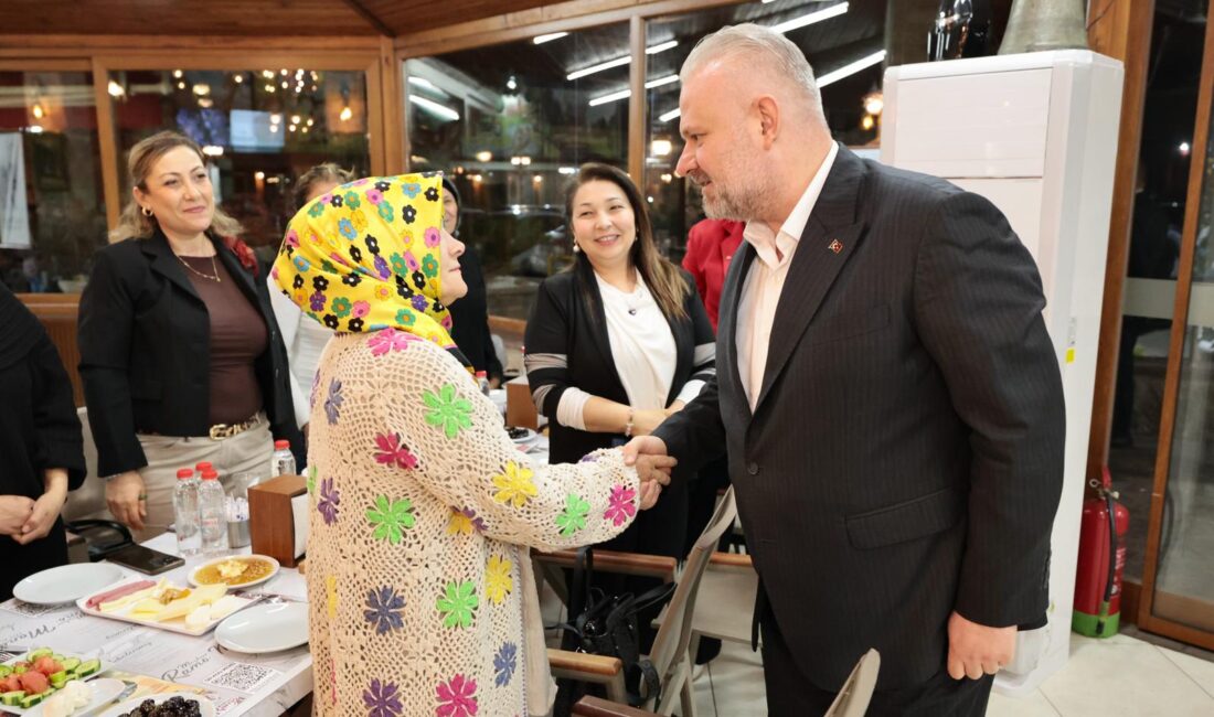 Menemen Belediye Başkanı Aydın Pehlivan, AK Parti Menemen İlçe Başkanlığı