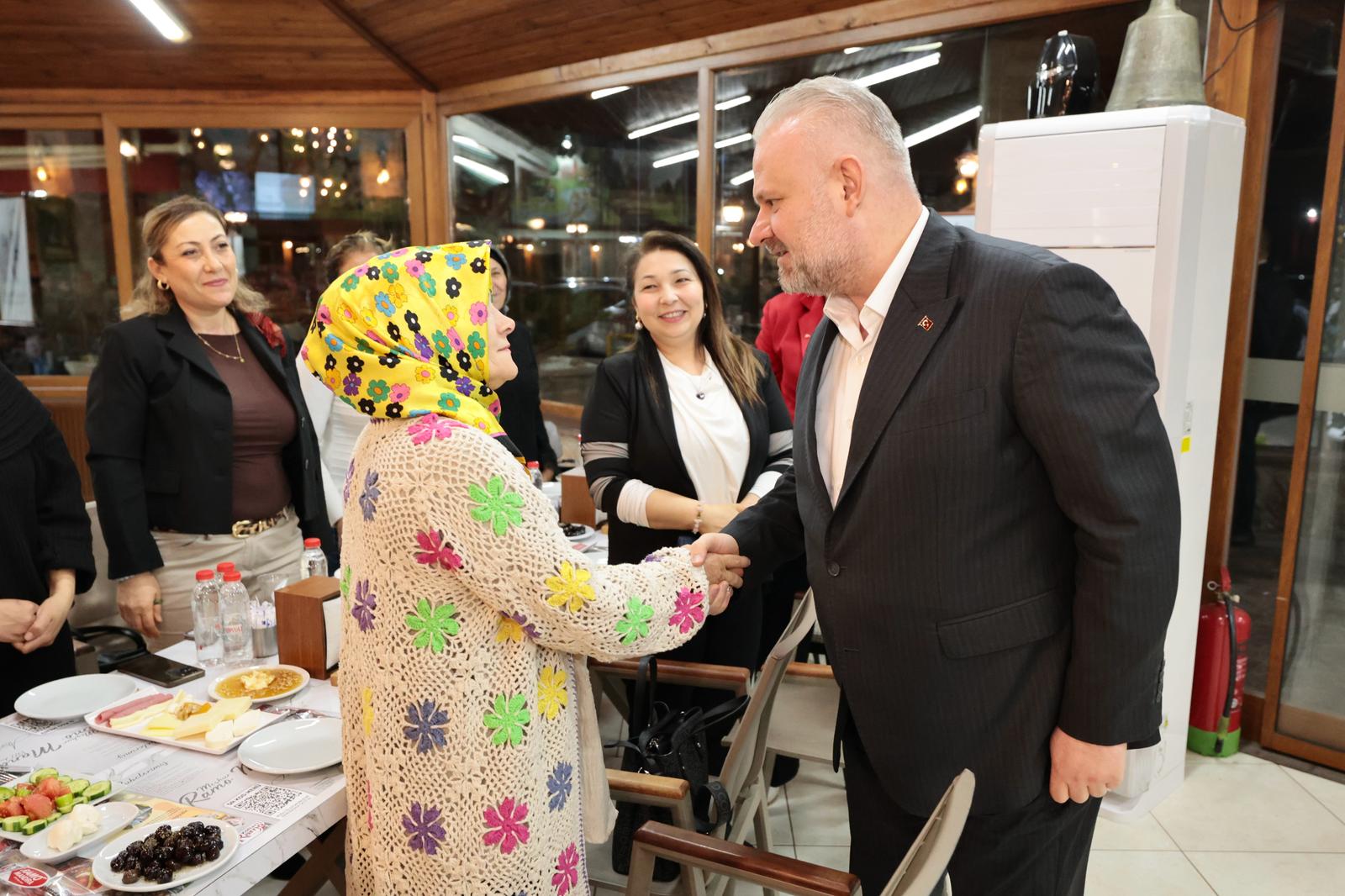 Menemen Belediye Başkanı Aydın Pehlivan, AK Parti Menemen İlçe Başkanlığı