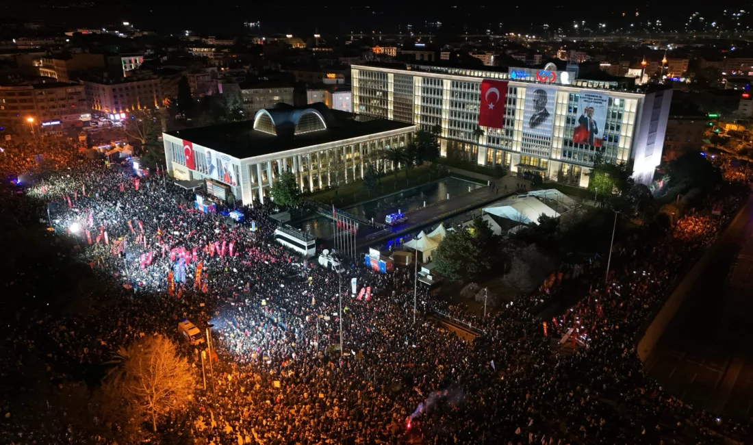 İstanbul Büyükşehir Belediye Başkanı Ekrem İmamoğlu'nun gözaltına alınmasına yönelik protestolar