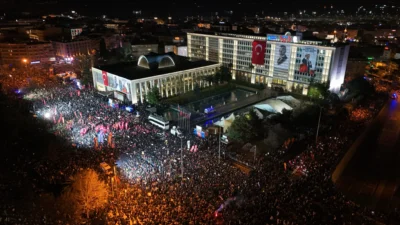 İstanbul Büyükşehir Belediye Başkanı Ekrem İmamoğlu'nun gözaltına alınmasına yönelik protestolar