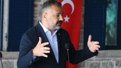 CHP İzmir İl Başkanı Şenol Aslanoğlu, İstanbul'da Ekrem İmamoğlu'nun tutuklanmasını