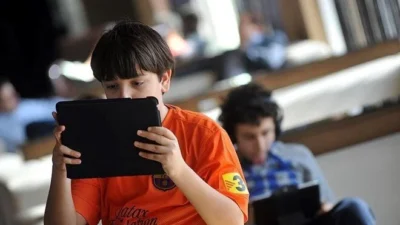 13 yaş altı çocukların sosyal medya kullanımına izin verilmemesi gündemde…