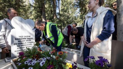 İzmir Büyükşehir Belediye Başkanı Dr. Cemil Tugay, geçen yıl hayata