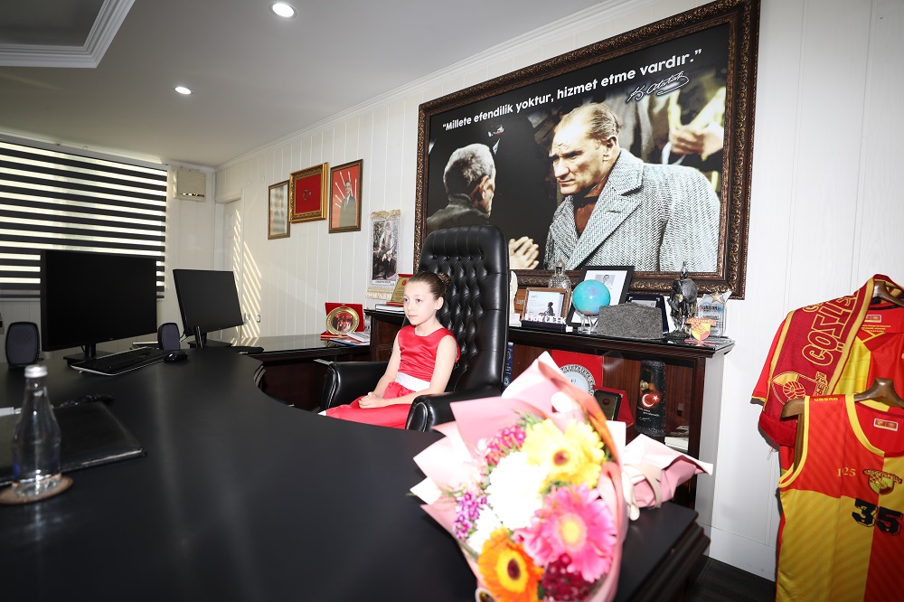 Menderes Belediyesi 23 Nisan Ulusal Egemenlik ve Çocuk Bayramı dolayısıyla