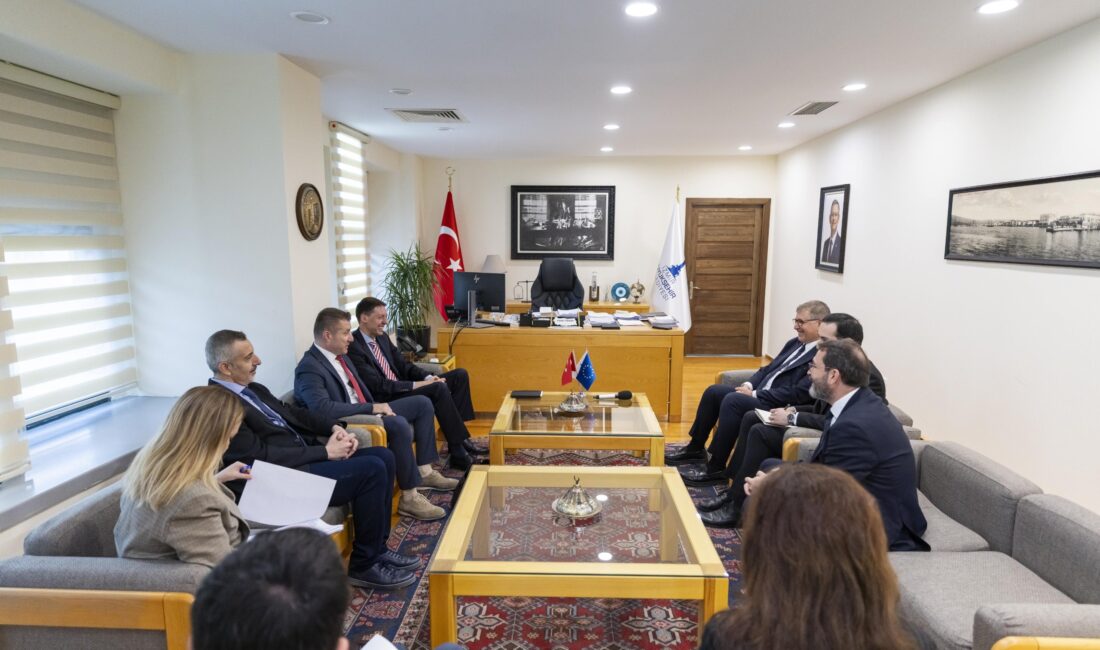 İzmir Büyükşehir Belediye Başkanı Dr. Cemil Tugay, Avrupa Birliği (AB)