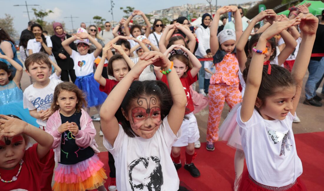 Konak’ta 23 Nisan, Konak Belediyesi’nin Karantina Meydanı’nda düzenlediği etkinliklerle kutlandı.