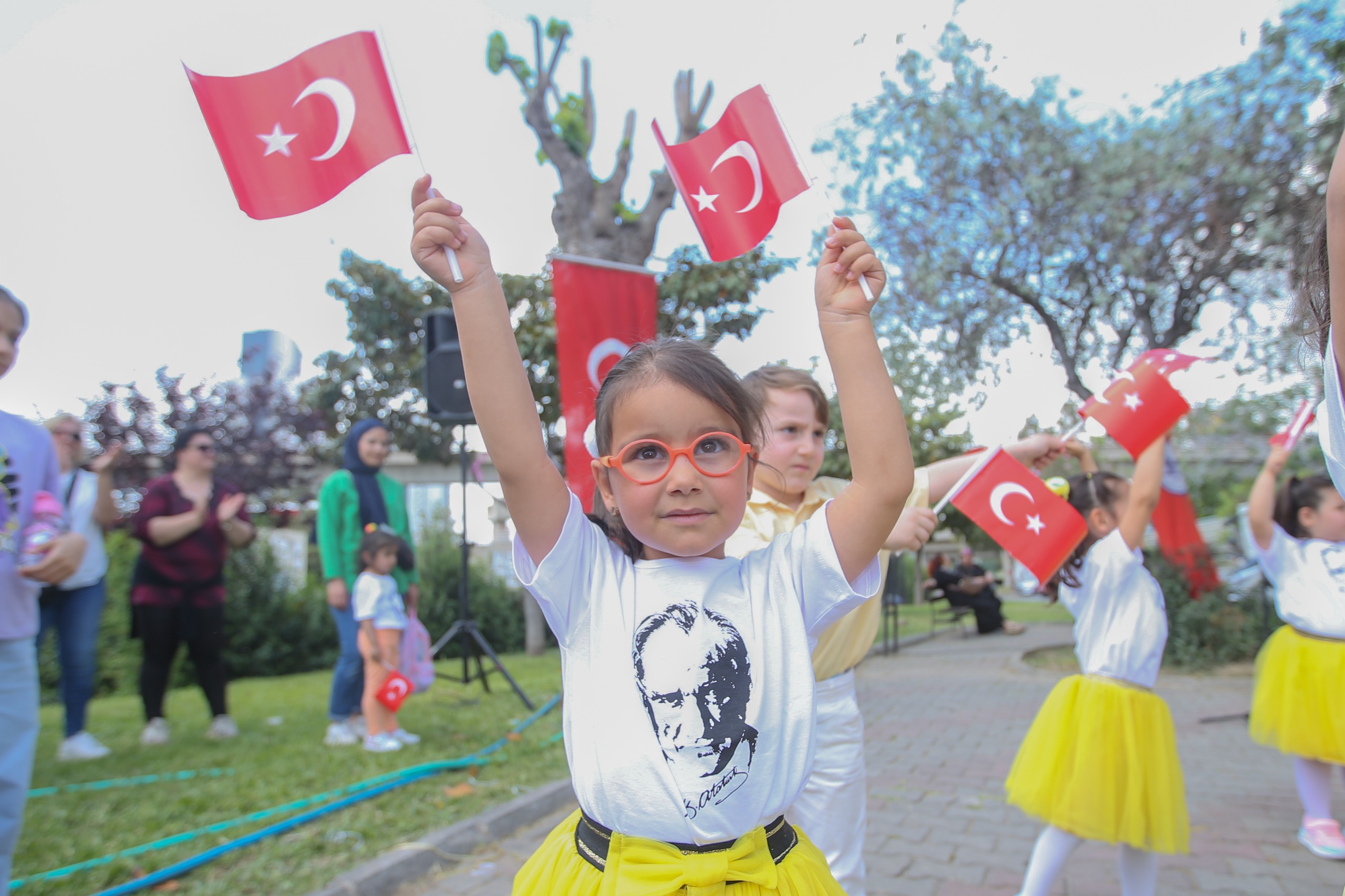 Konak Belediyesi’nin 23 Nisan Ulusal Egemenlik ve Çocuk Bayramı’na özel