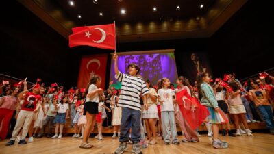 İzmir Büyükşehir Belediyesi’nin 23 Nisan Ulusal Egemenlik ve Çocuk Bayramı