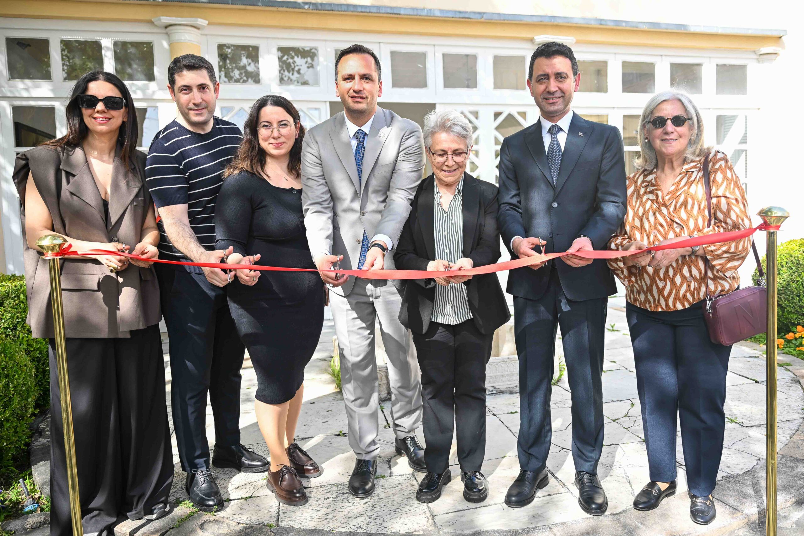 Bornova Belediyesi, Dramalılar Köşkü’nde “Resim ve Seramik Sergisi”ne ev sahipliği