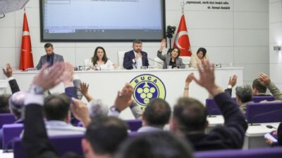 Buca Belediyesi Nisan ayı meclis oturumunda konuşan Başkan Görkem Duman,