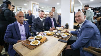 Buca Belediye Başkanı Mimar Görkem Duman, ilçedeki üçüncü Kent Lokantası’nı