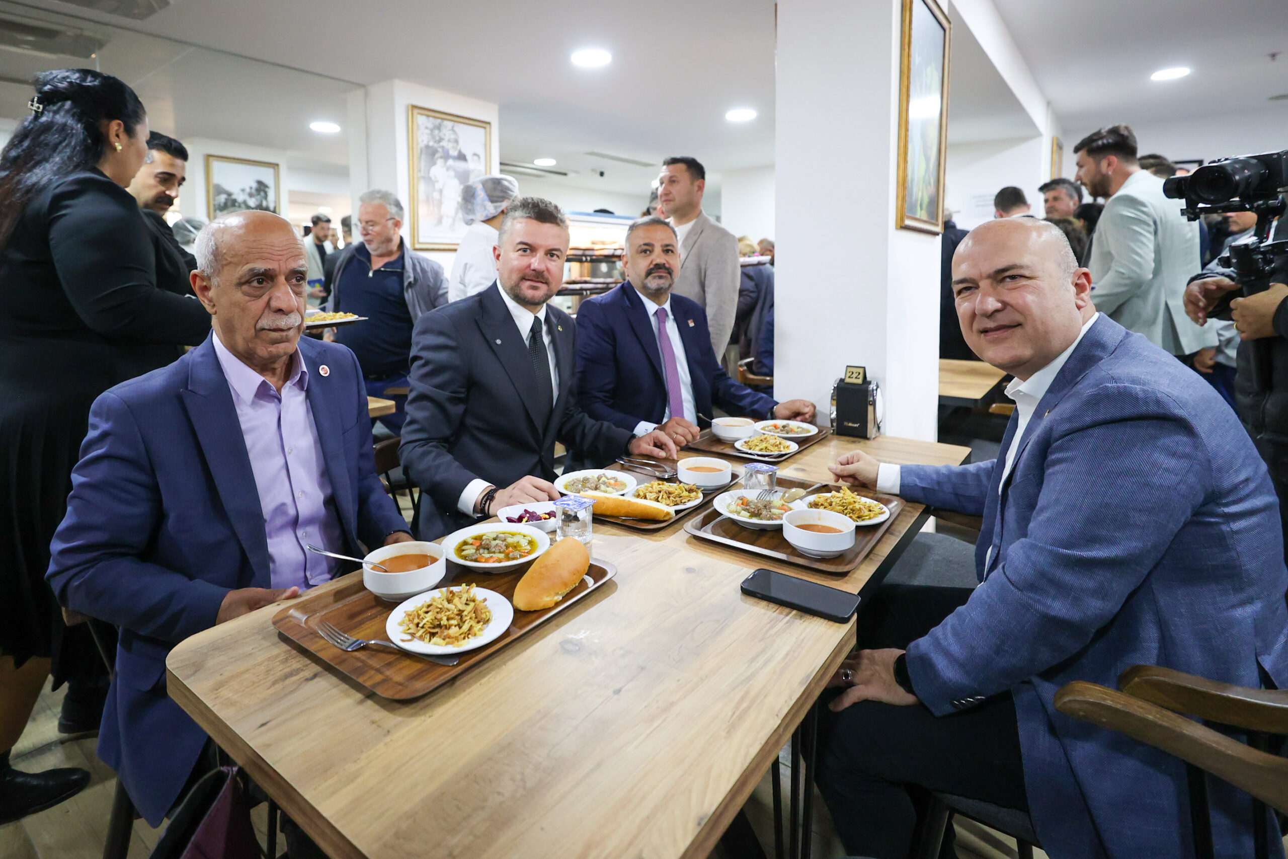 Buca Belediye Başkanı Mimar Görkem Duman, ilçedeki üçüncü Kent Lokantası’nı