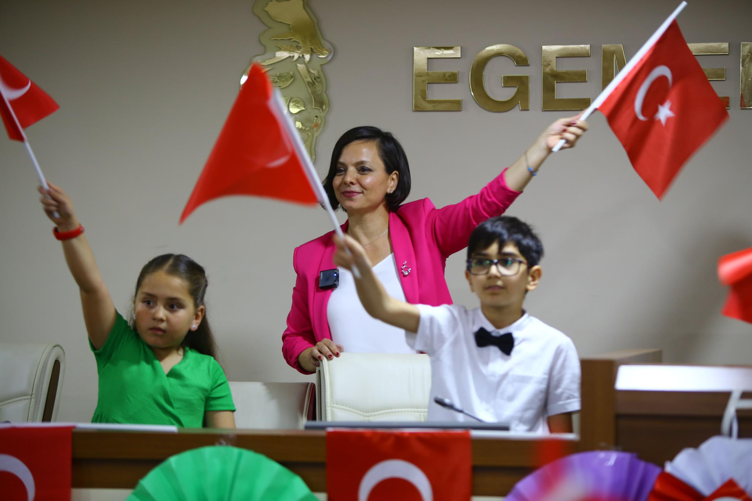 Karabağlar Belediyesi, 23 Nisan Ulusal Egemenlik ve Çocuk Bayramı’nı büyük