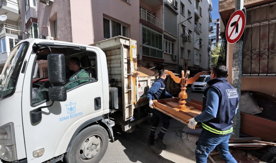 Konak Belediyesi, kullanılmayan eski mobilyaları evlerden ücretsiz toplayarak hem çevre