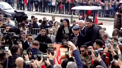 CHP Genel Başkanı Özel, İmamoğlu soruşturmasının ekonomik etkilerine dikkat çekerek