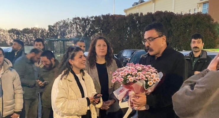 Çağdaş Hukukçular Derneği (ÇHD) Onursal Başkanı Selçuk Kozağaçlı tahliye edildikten
