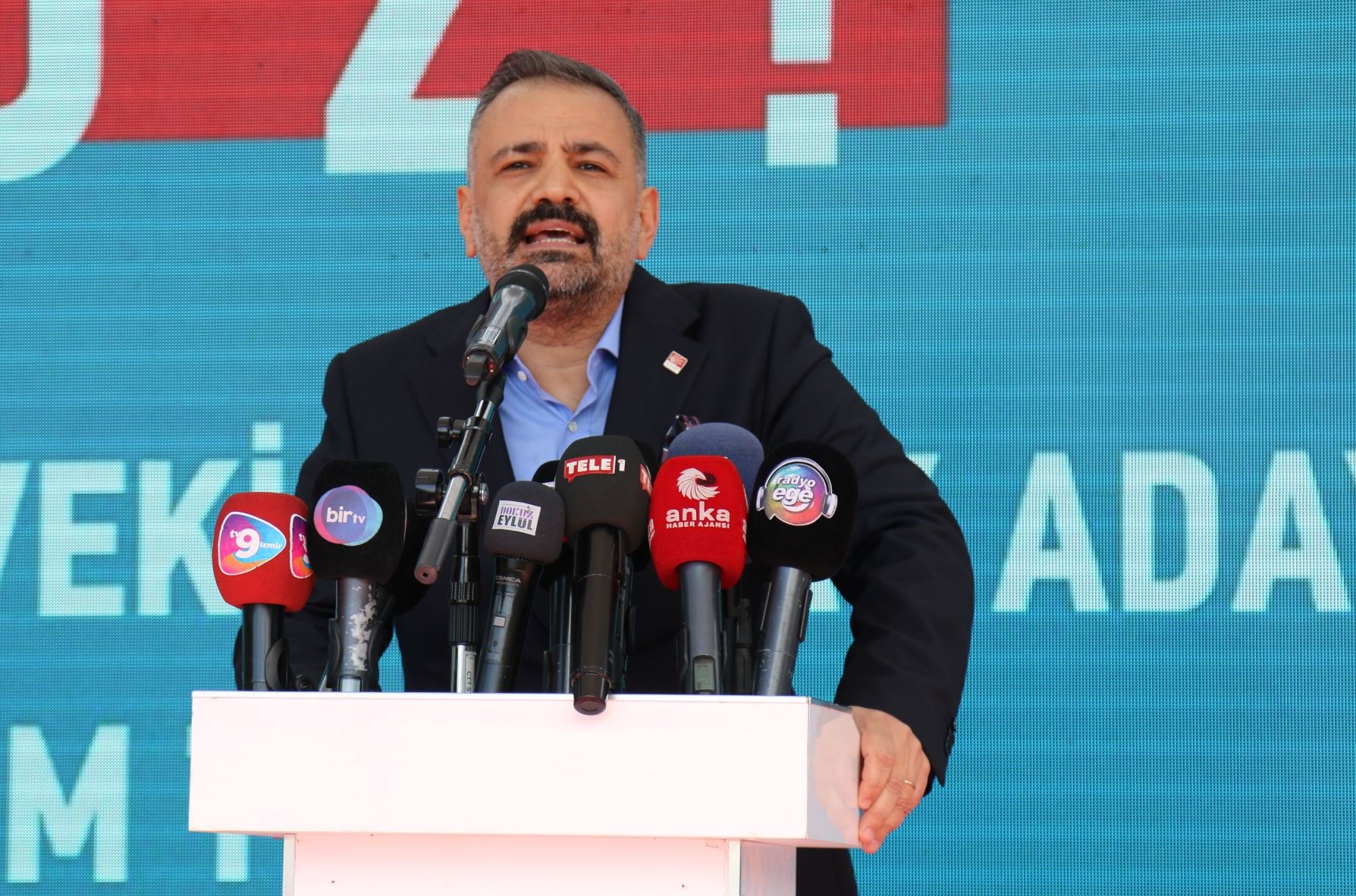 İzmir Büyükşehir Belediye Meclisi'nde AK Partili üye Erdal Seyitler'in CHP