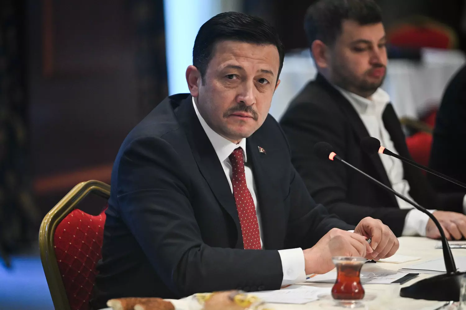 CHP Genel Başkanı Özgür Özel'in Şişli mitinginde Cumhurbaşkanı Erdoğan'ı "cuntacı"