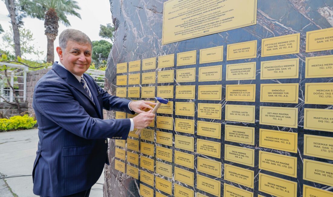 İzmir Büyükşehir Belediye Başkanı Dr. Cemil Tugay, Marble İzmir Fuarı’nın