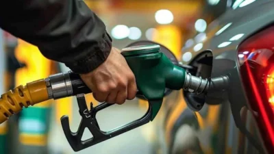 Küresel petrol piyasalarındaki hareketlilik ve döviz kurlarındaki dalgalanmalar nedeniyle benzinin