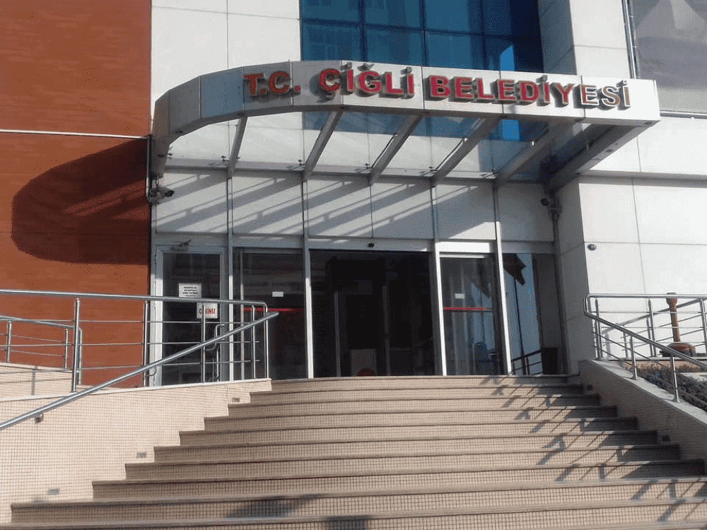 İzmir'in Çiğli ilçesinde 23 Nisan Ulusal Egemenlik ve Çocuk Bayramı