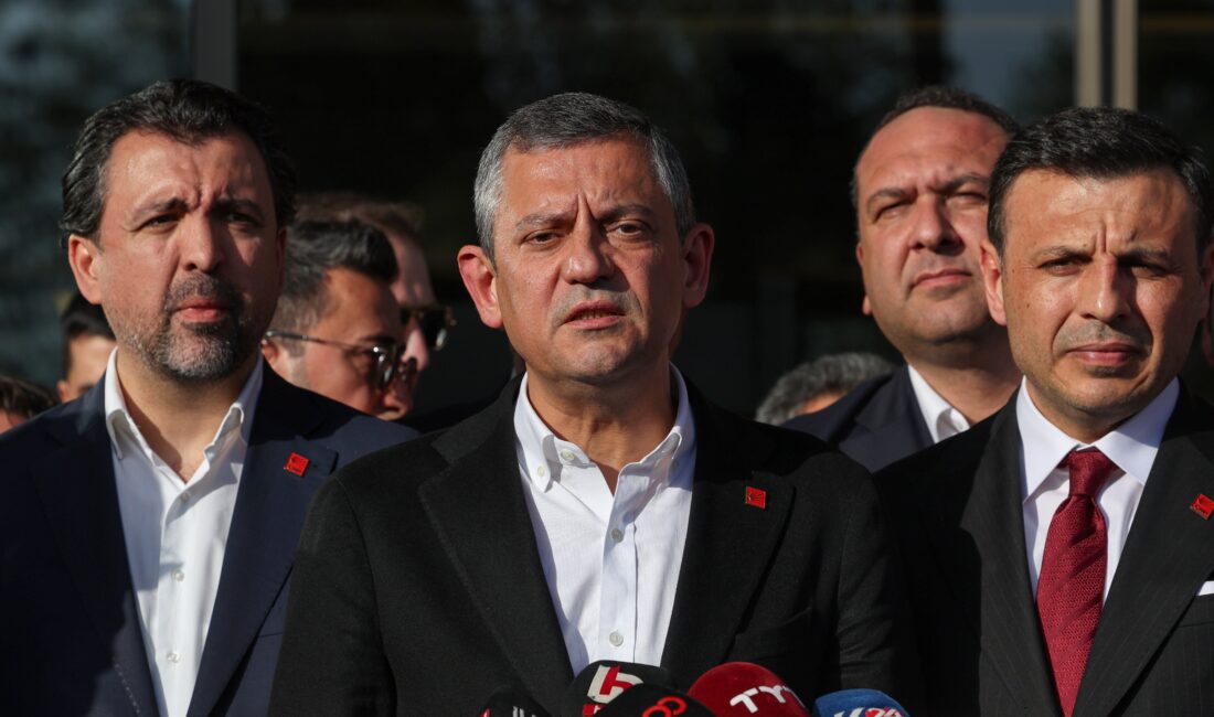 CHP Genel Başkanı Özgür Özel, kalp rahatsızlığı nedeniyle ameliyat edilen