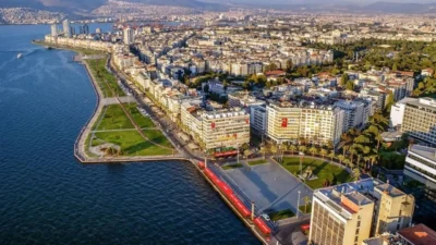 Uzun süren serin ve yağışlı havanın ardından İzmir'de termometreler yükselişe