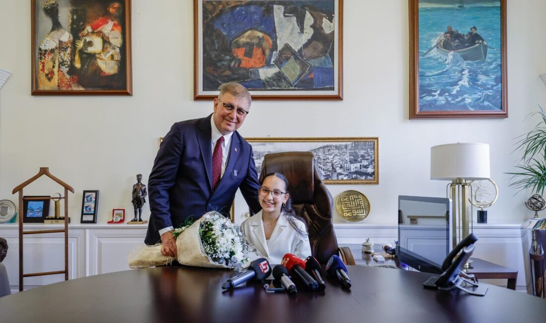 İzmir Büyükşehir Belediye Başkanı Dr. Cemil Tugay, 23 Nisan Ulusal