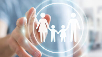 Bir aylıkken kuruma bırakılan çocuk, sekiz yıl büyüdüğü koruyucu ailesinden