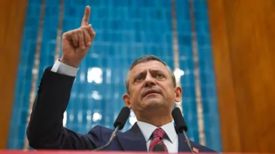 CHP Genel Başkanı Özgür Özel, bugün oynanacak Fenerbahçe-Galatasaray derbisi öncesinde