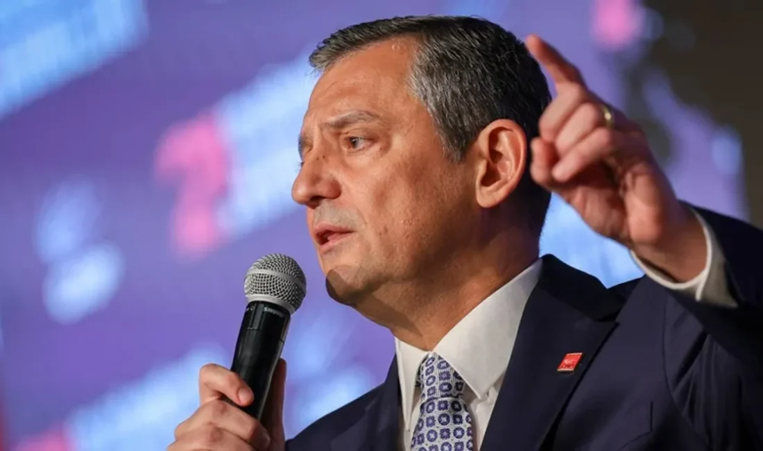CHP Genel Başkanı Özgür Özel, İstanbul Büyükşehir Belediye Başkanı Ekrem