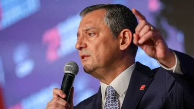 CHP Genel Başkanı Özgür Özel, İstanbul Büyükşehir Belediye Başkanı Ekrem