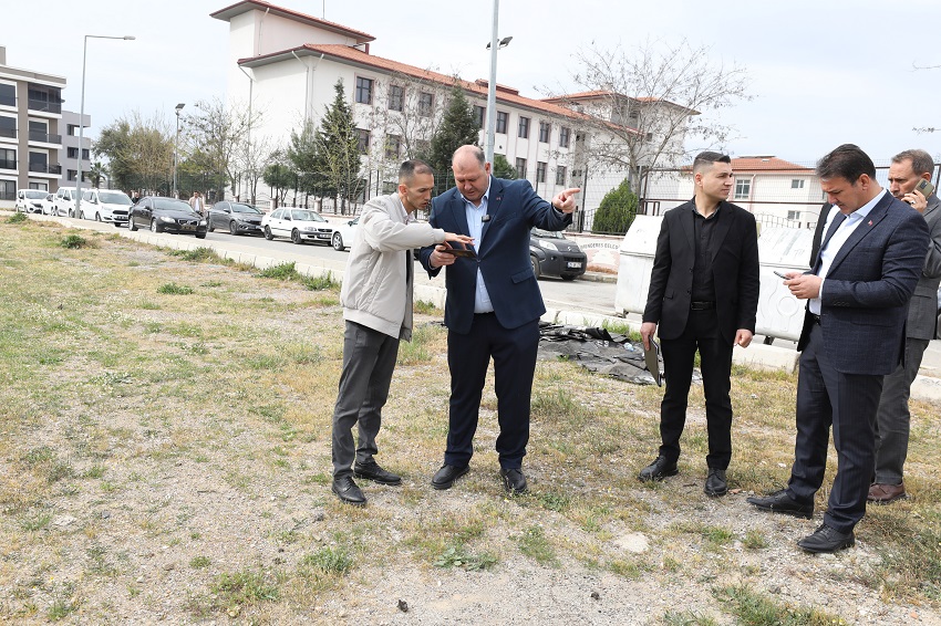 Menderes Belediyesi, can dostlar için pati park projesinde ilk kazmayı