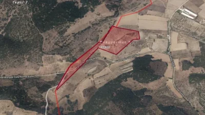 İzmir'in Tire ilçesinde kaçak kazılar sonucu keşfedilen 2300 yıllık tümülüsler