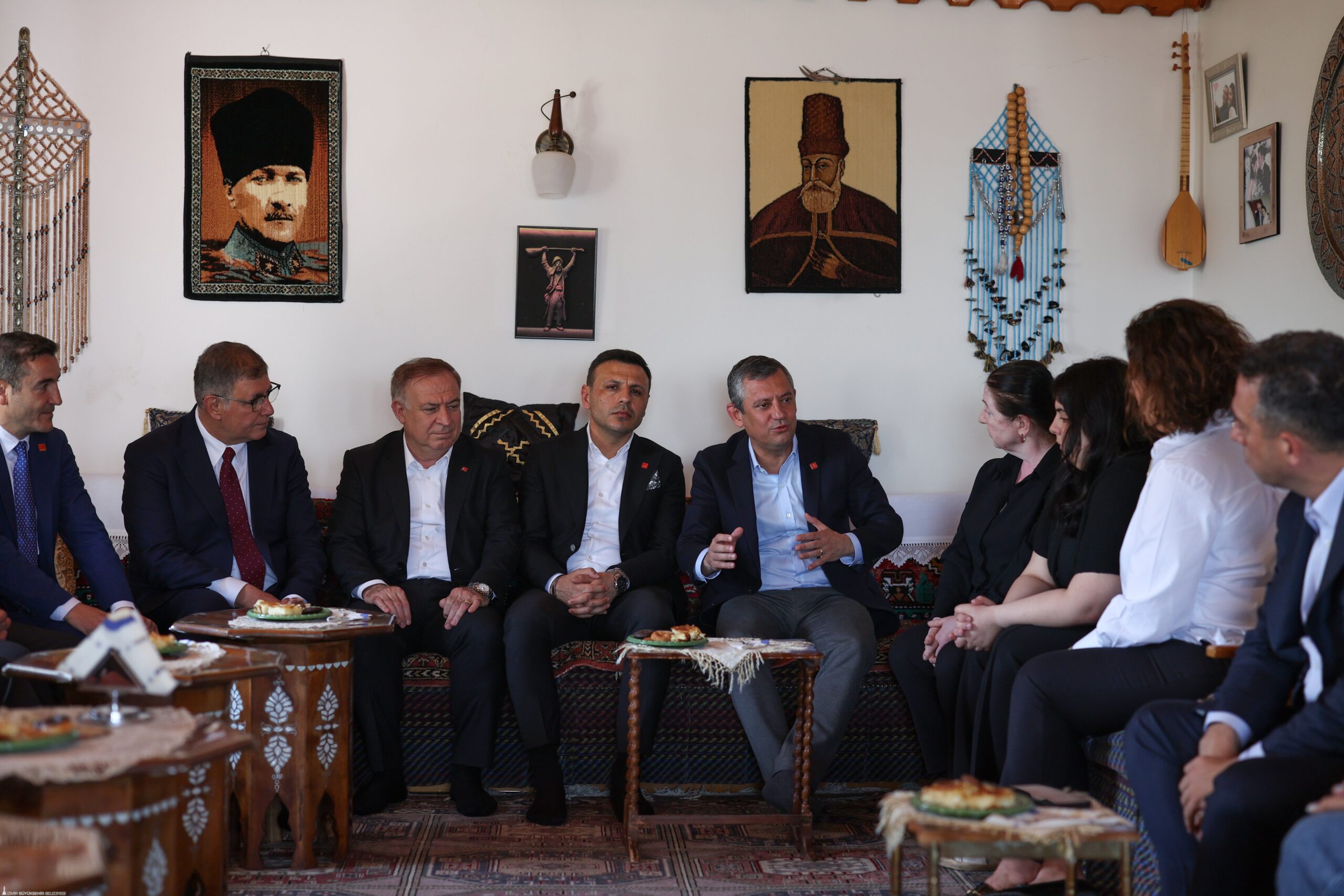özgür özel