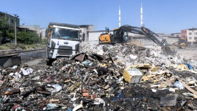 İzmir Büyükşehir Belediyesi ekipleri Buca’nın Seyhan Mahallesi’nde yer alan Milli