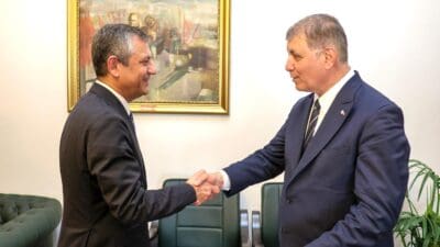 İzmir Büyükşehir Belediye Başkanı Dr. Cemil Tugay, Cumhuriyet Halk Partili
