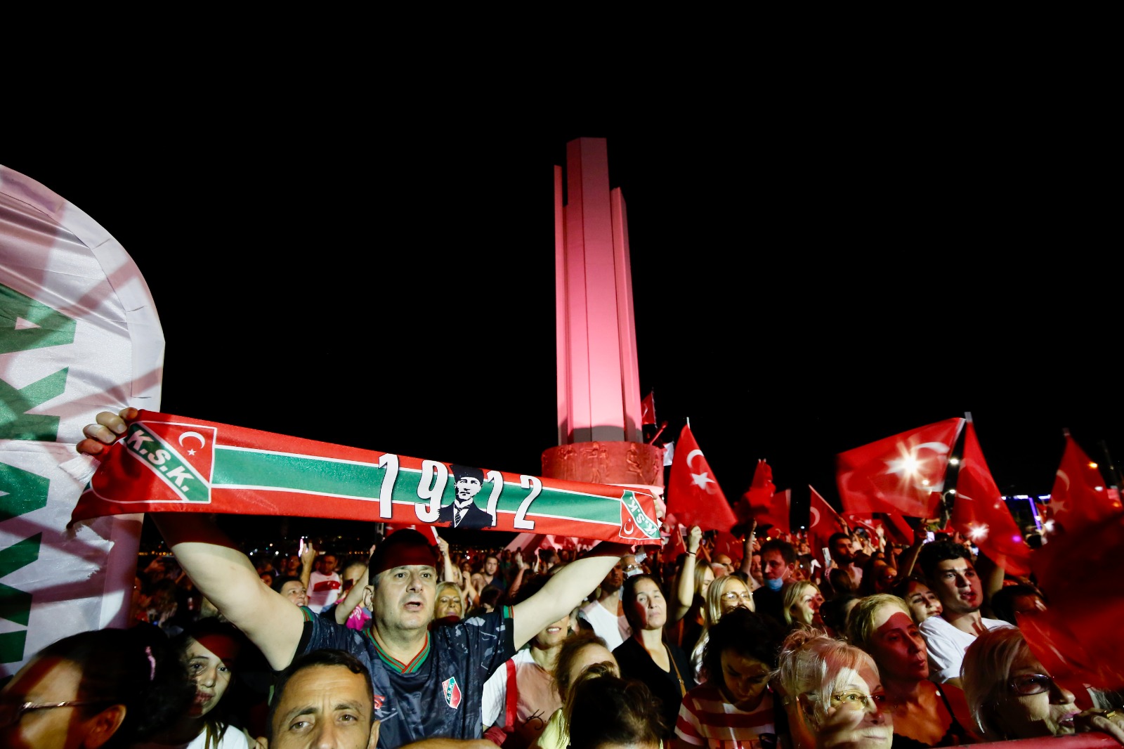 Karşıyaka Belediyesi, 19 Mayıs Atatürk’ü Anma, Gençlik ve Spor Bayramı’nı