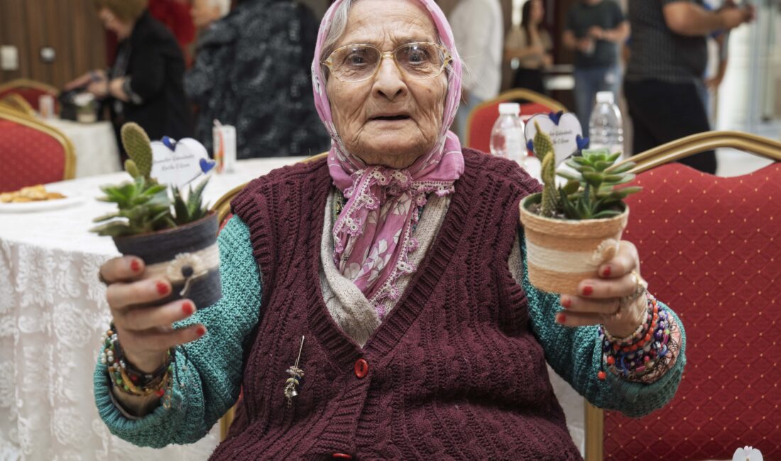İzmirli anneler, kentin dört bir yanında İzmir Büyükşehir Belediyesi tarafından