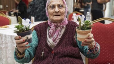 İzmirli anneler, kentin dört bir yanında İzmir Büyükşehir Belediyesi tarafından