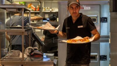 İzmir Büyükşehir Belediyesi Destekli İstihdam Ofisi, bir yılda 23 zihinsel