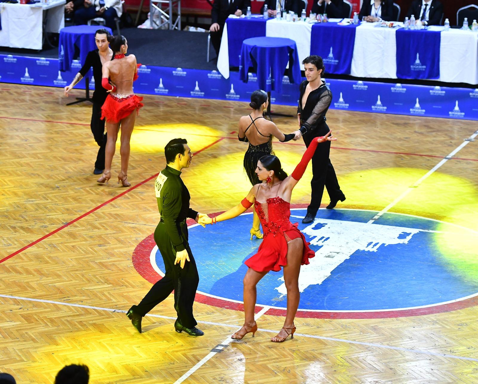 İzmir Büyükşehir Belediyesi ve Türkiye Dans Sporları Federasyonu iş birliğiyle