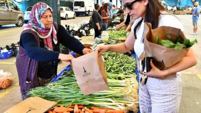 İzmir Büyükşehir Belediyesi’nin öncülüğünde kurulan ve sadece organik sertifikalı ürünlerin